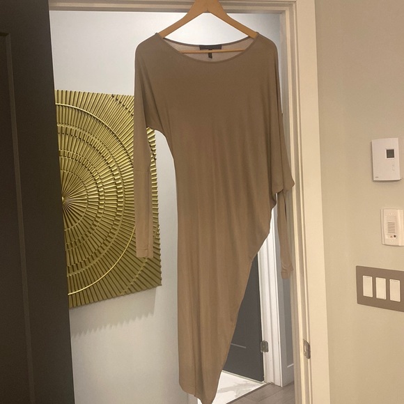 Versatile Laheld Dress - Medium - Picture 1 of 4